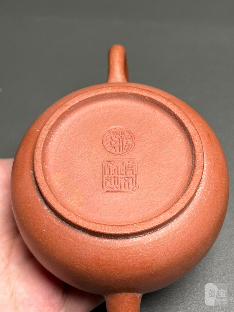 清乾隆  “陈文叙制”款扁圆朱泥壶 - 图27